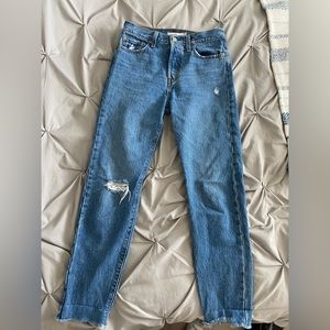 Women’s wedgie Levi’s jeans